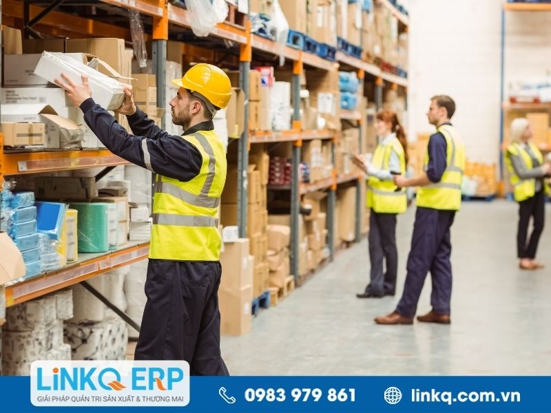 Tính chi phí lưu kho theo số lượng hàng hóa